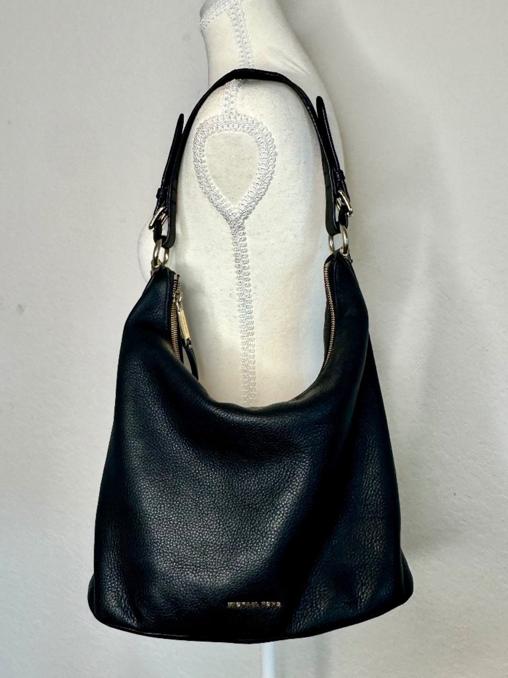 Michael Kors Large Leather Hobo Bag - Picture 11 of 16